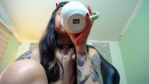 Snapshot of naughty_kittenm chatting on 01-12-25, 02:30 Kitten online show from 01-12-25, 02:30