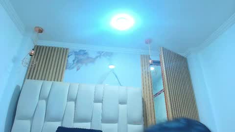 Kitten online show from 04-22-26, 11:01