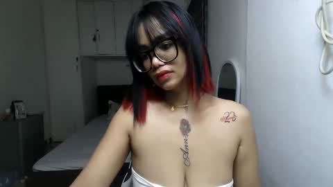 Snapshot of naughty_mariaxx chatting on 04-22-26, 10:06 Maria online show from 04-22-26, 10:06