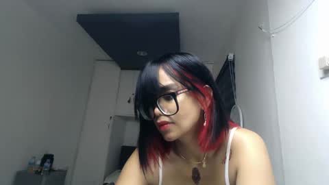 Snapshot of naughty_mariaxx chatting on 04-23-26, 12:29 Maria online show from 04-23-26, 12:29