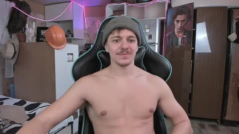 Snapshot of naughty_nik43 chatting on 12-04-24, 12:47 Nik online show from 12-04-24, 12:47