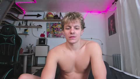 Snapshot of naughty_nik43 chatting on 01-10-25, 07:11 Nik online show from 01-10-25, 07:11