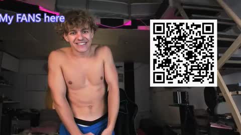 Snapshot of naughty_nik43 chatting on 10-05-25, 10:35 Nik online show from 10-05-25, 10:35