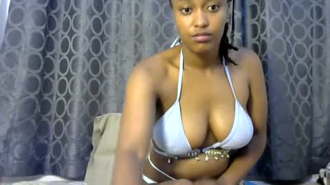 Snapshot of naughty_riri21 chatting on 06-14-26, 01:58 Riri online show from 06-14-26, 01:58
