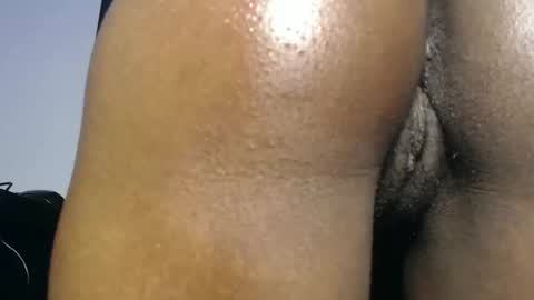 Snapshot of naughty_slimzy chatting on 10-21-25, 05:41 laura online show from 10-21-25, 05:41