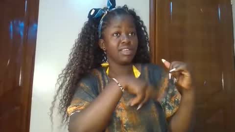 Snapshot of naughty_sluttygal chatting on 09-14-25, 01:43 Lydiah online show from 09-14-25, 01:43