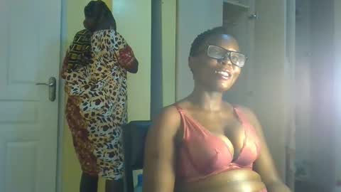 Snapshot of naughty_sluttygal chatting on 10-09-25, 10:35 Lydiah online show from 10-09-25, 10:35