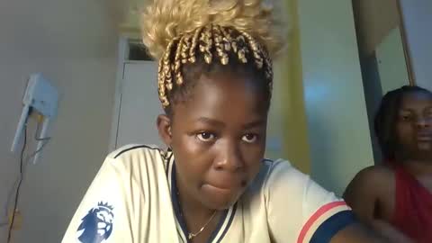 Snapshot of naughty_sluttygal chatting on 10-16-25, 10:44 Lydiah online show from 10-16-25, 10:44