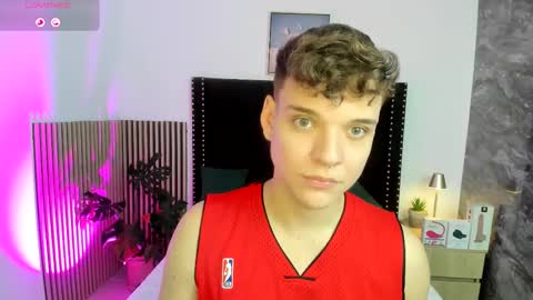 Snapshot of naughty_twink_ chatting on 10-10-25, 11:53 Noah online show from 10-10-25, 11:53