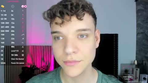 Snapshot of naughty_twink_ chatting on 10-22-25, 11:43 Noah online show from 10-22-25, 11:43