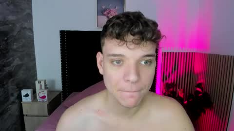 Snapshot of naughty_twink_ chatting on 11-05-25, 11:54 Noah online show from 11-05-25, 11:54