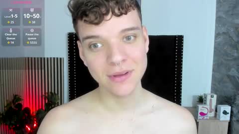 Snapshot of naughty_twink_ chatting on 11-20-25, 01:11 Noah online show from 11-20-25, 01:11