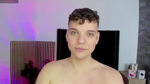 Snapshot of naughty_twink_ chatting on 11-24-25, 12:27 Noah online show from 11-24-25, 12:27