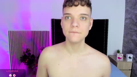 Snapshot of naughty_twink_ chatting on 11-27-25, 12:18 Noah online show from 11-27-25, 12:18