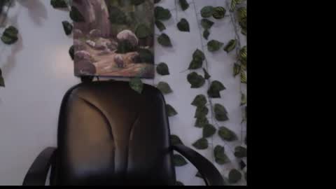 Snapshot of naughty_xxbunny chatting on 01-20-25, 06:31 beauty online show from 01-20-25, 06:31