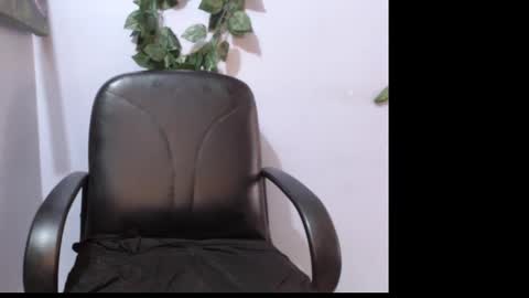 Snapshot of naughty_xxbunny chatting on 03-05-25, 08:54 beauty online show from 03-05-25, 08:54