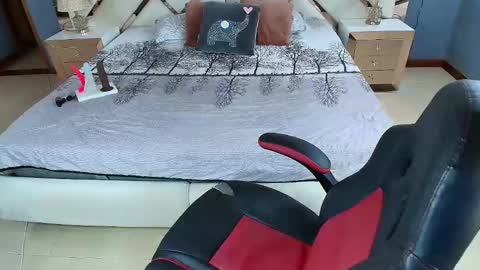 Snapshot of naughtyanamaria chatting on 02-22-25, 12:49 Ana online show from 02-22-25, 12:49