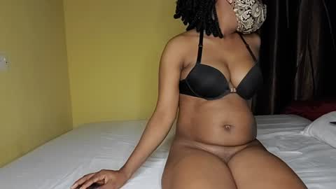 Snapshot of naughtygal0001 chatting on 06-21-26, 05:21 NaughtyGal online show from 06-21-26, 05:21