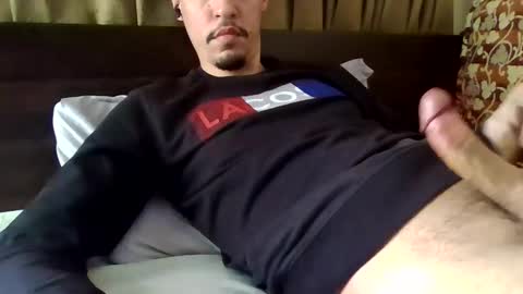 Snapshot of naughtyguy556677 chatting on 05-08-26, 03:39 naughtyguy556677 online show from 05-08-26, 03:39