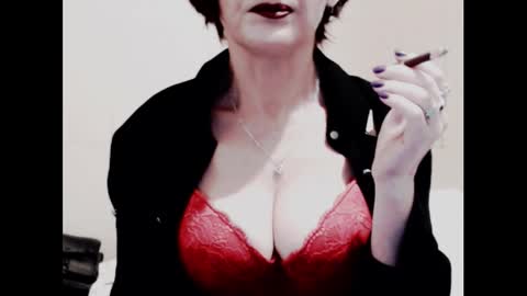 Snapshot of naughtyjenniferxx chatting on 12-19-25, 04:41 Jenny online show from 12-19-25, 04:41