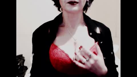 Snapshot of naughtyjenniferxx chatting on 02-05-26, 05:23 Jenny online show from 02-05-26, 05:23