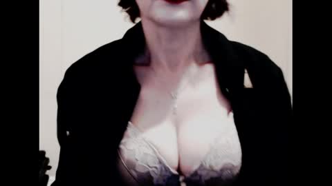 Jenny online show from 05-22-26, 01:57