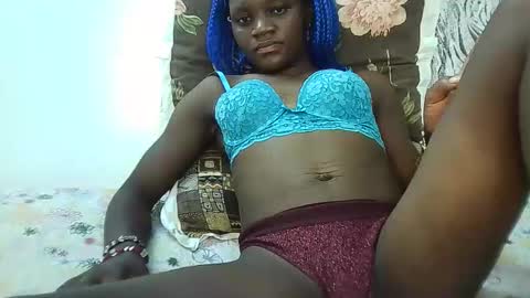 Snapshot of naughtylisah chatting on 10-12-25, 06:18 naughtylisah online show from 10-12-25, 06:18