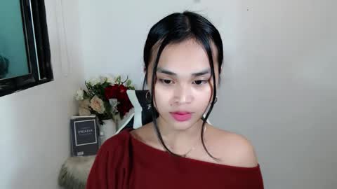 Snapshot of naughtymuse_ chatting on 04-29-26, 12:20 ELISE online show from 04-29-26, 12:20