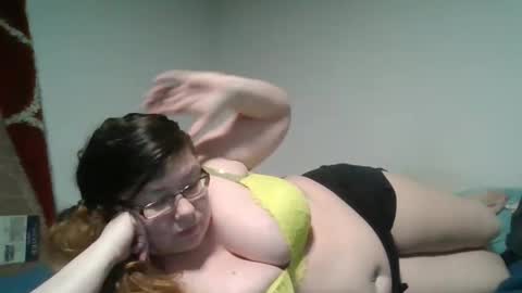 Snapshot of naughtynatalie1988x chatting on 05-01-26, 01:21 Natalie online show from 05-01-26, 01:21