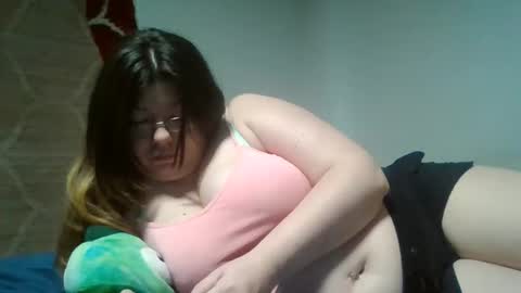 Snapshot of naughtynatalie1988x chatting on 05-06-26, 03:50 Natalie online show from 05-06-26, 03:50