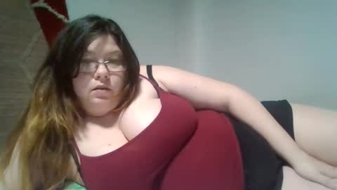 Snapshot of naughtynatalie1988x chatting on 05-11-26, 10:40 Natalie online show from 05-11-26, 10:40