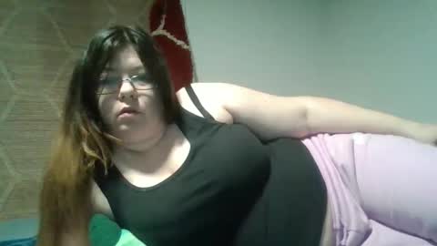 Snapshot of naughtynatalie1988x chatting on 05-21-26, 06:31 Natalie online show from 05-21-26, 06:31