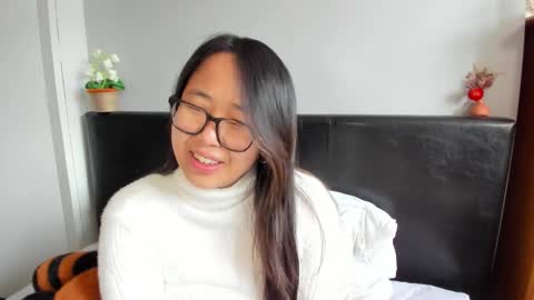 Snapshot of naughtynerdygirl chatting on 03-25-26, 08:09 Gigi Chu online show from 03-25-26, 08:09