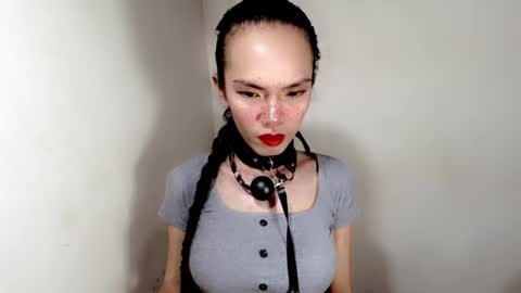 naughtypetiteangel online show from 11-20-25, 09:31