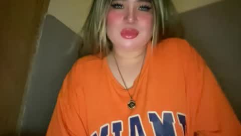 Snapshot of naughtyrosecum chatting on 12-18-25, 02:56 Rose Wilson online show from 12-18-25, 02:56