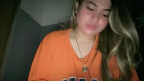 Snapshot of naughtyrosecum chatting on 05-11-26, 04:04 Rose Wilson online show from 05-11-26, 04:04