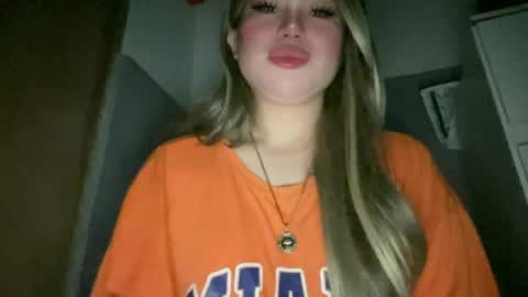 Snapshot of naughtyrosecum chatting on 06-16-26, 03:25 Rose Wilson online show from 06-16-26, 03:25