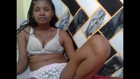 Snapshot of naughtysammur25 chatting on 04-17-26, 08:06 naughtyqueen online show from 04-17-26, 08:06