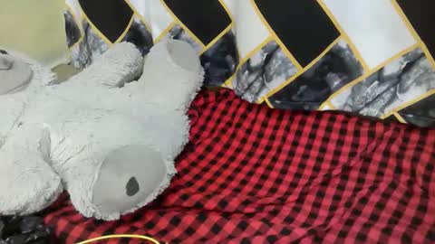 Snapshot of naughtysammur25 chatting on 05-13-26, 11:00 naughtyqueen online show from 05-13-26, 11:00