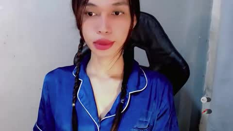 Snapshot of naughtysunshinepinay chatting on 09-27-25, 08:19 Celine online show from 09-27-25, 08:19