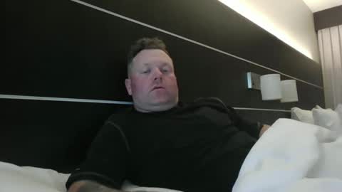 navyman34 online show from 04-20-26, 02:25