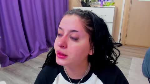 Eliza online show from 04-08-26, 05:18