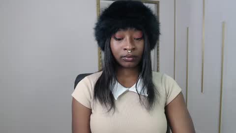 Snapshot of nayariskaya chatting on 04-25-26, 11:24 Nayaris 3 online show from 04-25-26, 11:24