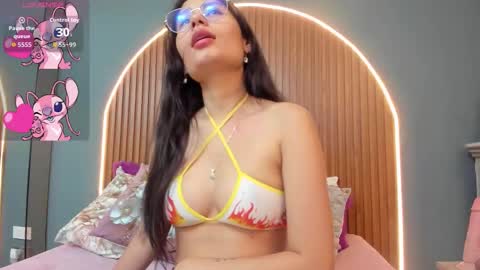 Naye  online show from 09-18-25, 03:41