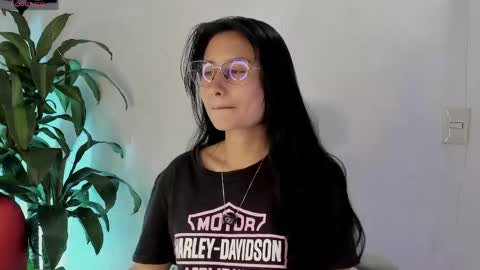 Naye  online show from 04-17-26, 02:20