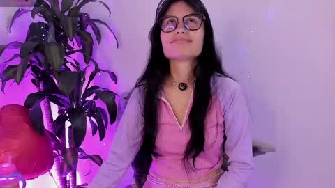 Naye  online show from 04-28-26, 02:21