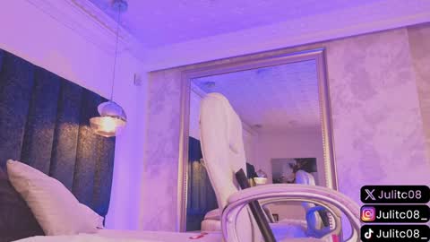 Snapshot of naylapot_ chatting on 01-21-25, 02:26 Juli online show from 01-21-25, 02:26