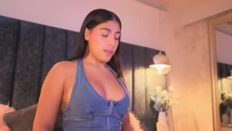 Juli  online show from 11-22-25, 11:20