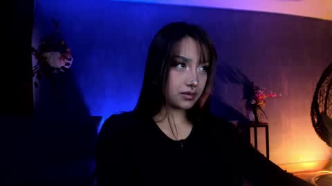 Nefertari online show from 02-22-25, 12:19