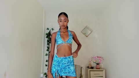 Snapshot of neary_ chatting on 12-03-25, 12:47 NEARY online show from 12-03-25, 12:47